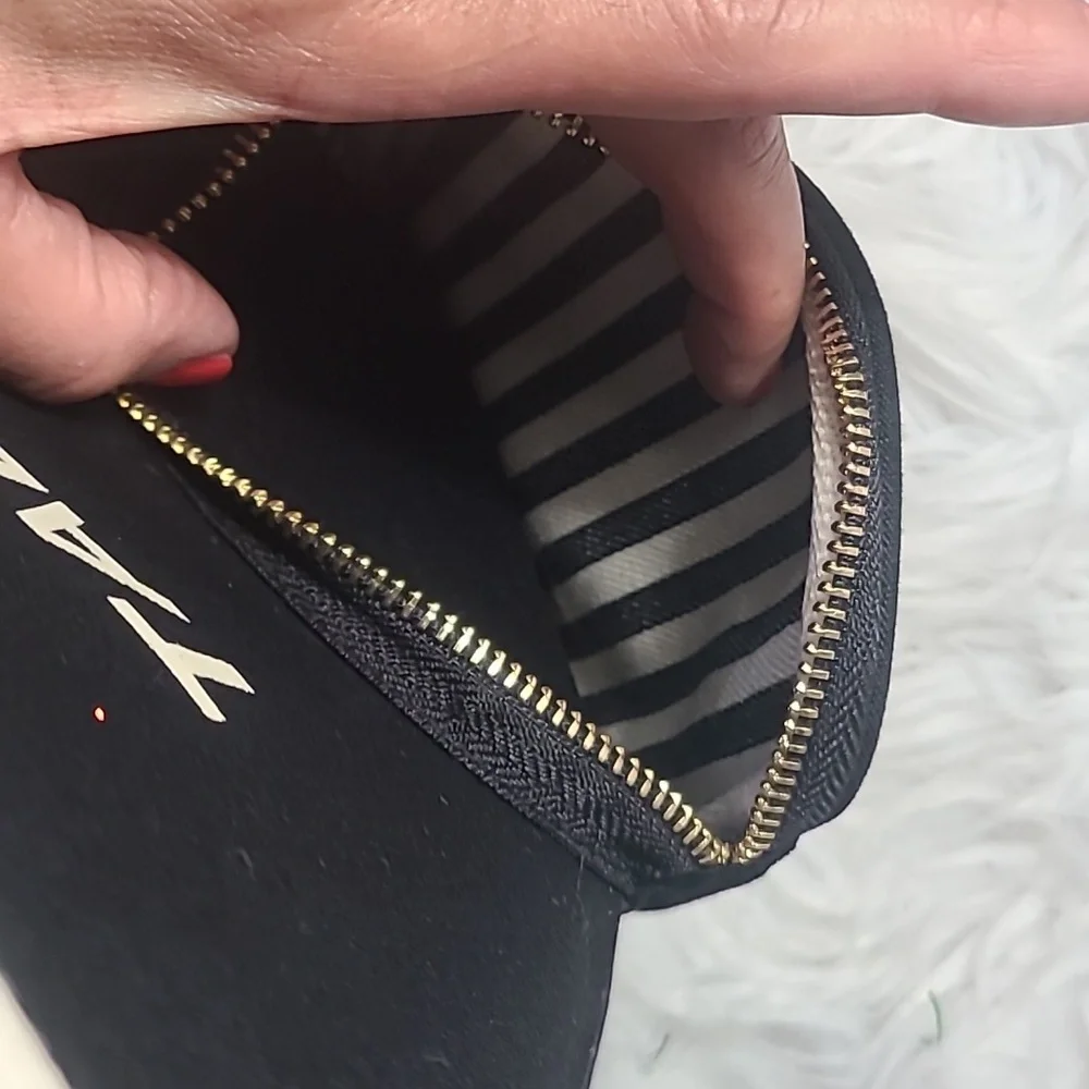 BAG-ALL  TABLE CASE 11
